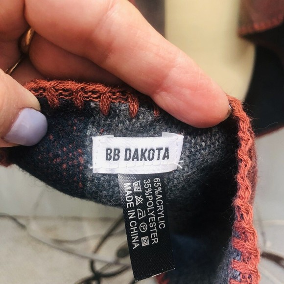 BB Dakota Poncho Cardigan One Size Fits All Gray Red Blue Reversible Fab Fit Fun - Picture 8 of 9